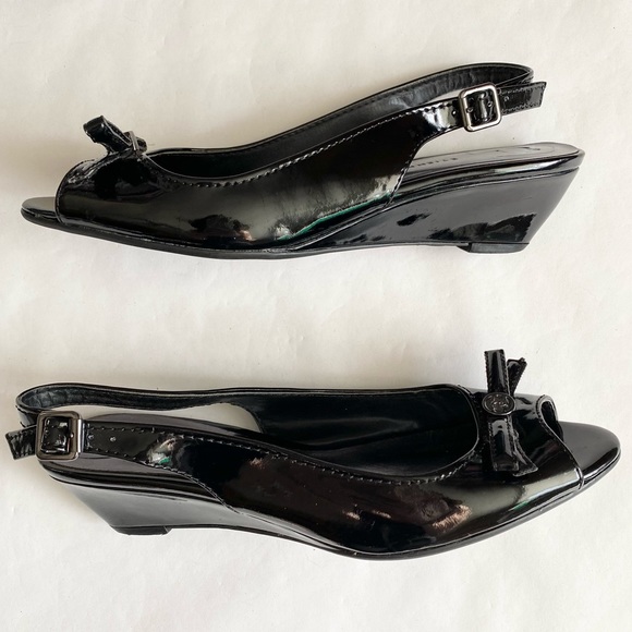 Etienne Aigner Black Patent Peep-Toe Slingback Heel with Bow - Picture 5 of 8